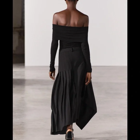 Zara Elegant Black Asymmetrical Skirt